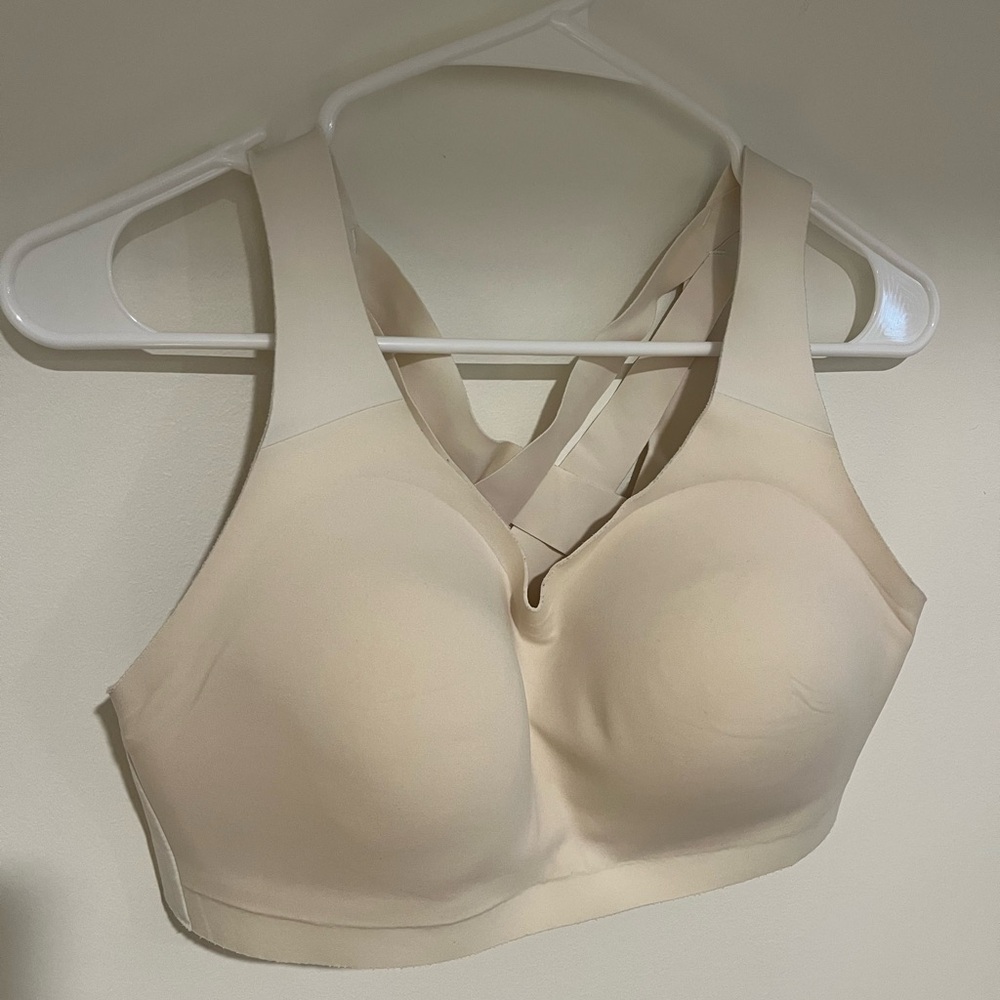 Lulu Lemon Enlite Sports Bra, High Impact. Back closure. Size 36D
